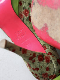 Betsey Johnson green floral pumps size 8