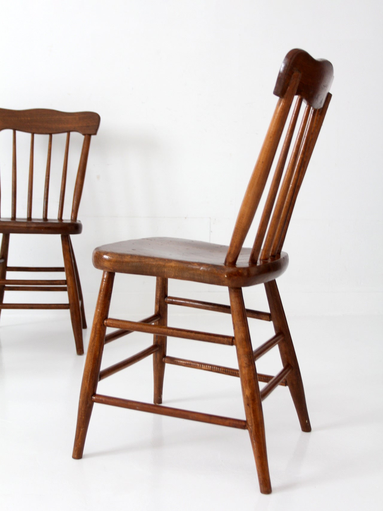 set of 4 antique plank seat farmhouse Windsor chairs