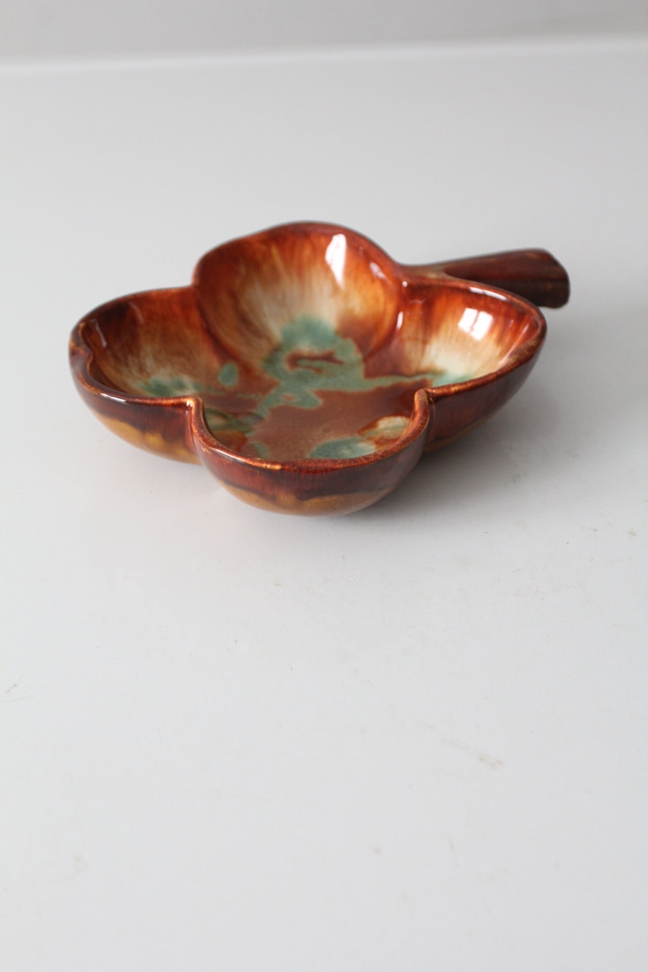 vintage Dryden Ozark Frontier leaf bowl