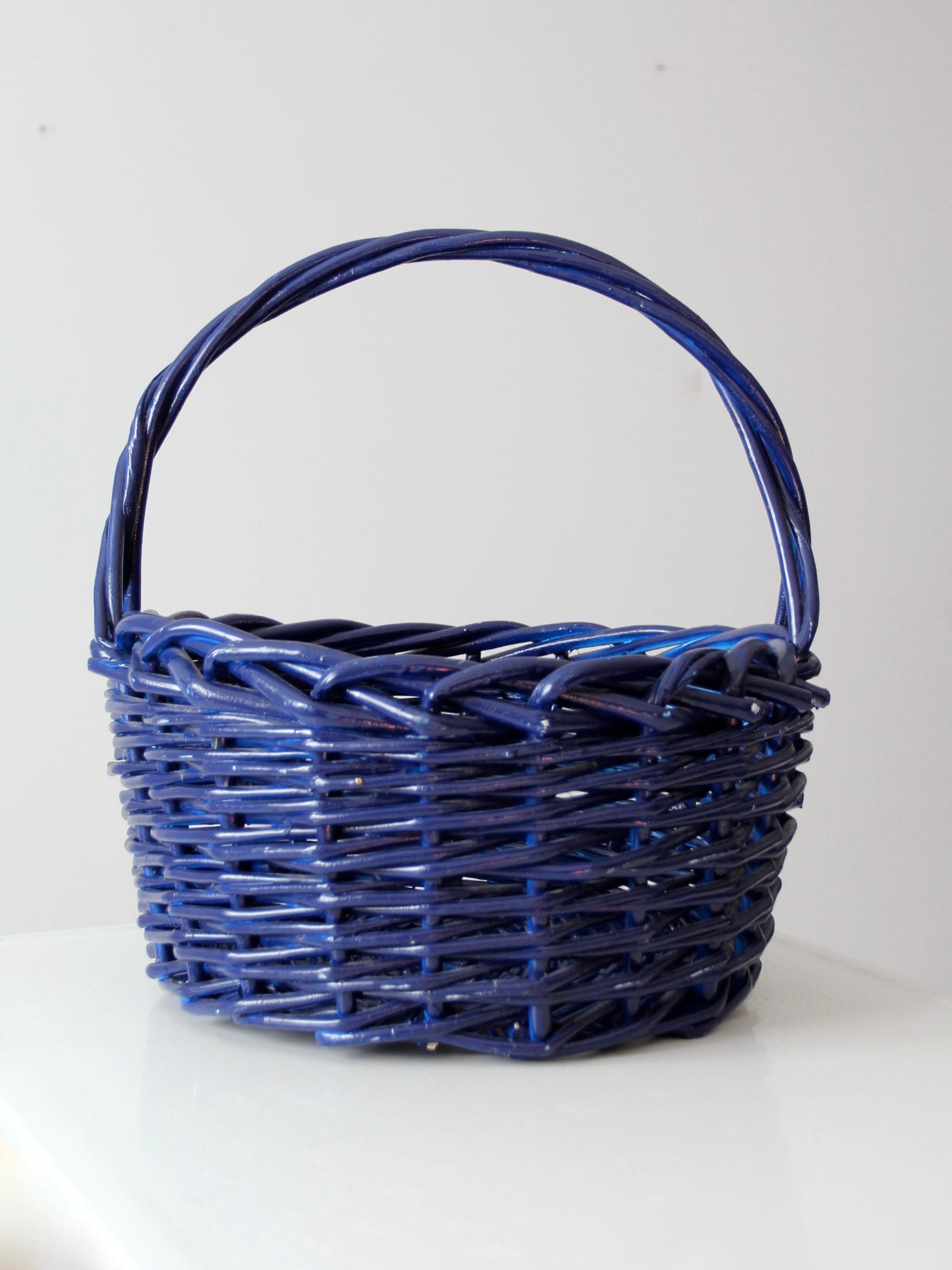 large vintage painted wicker basket – 86 Vintage