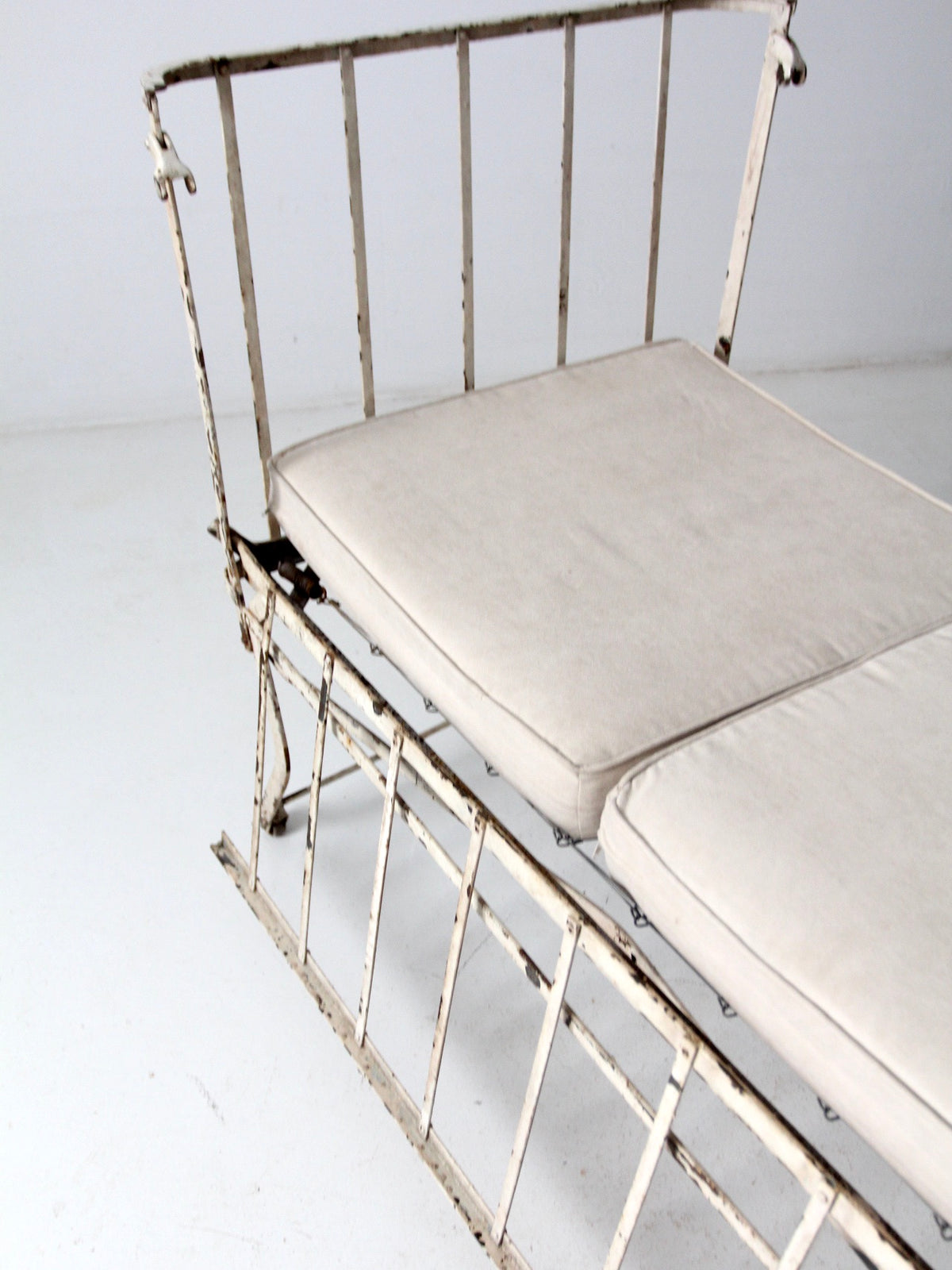 vintage iron daybed 86 Vintage