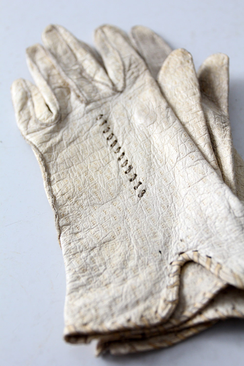 1920s leather gloves