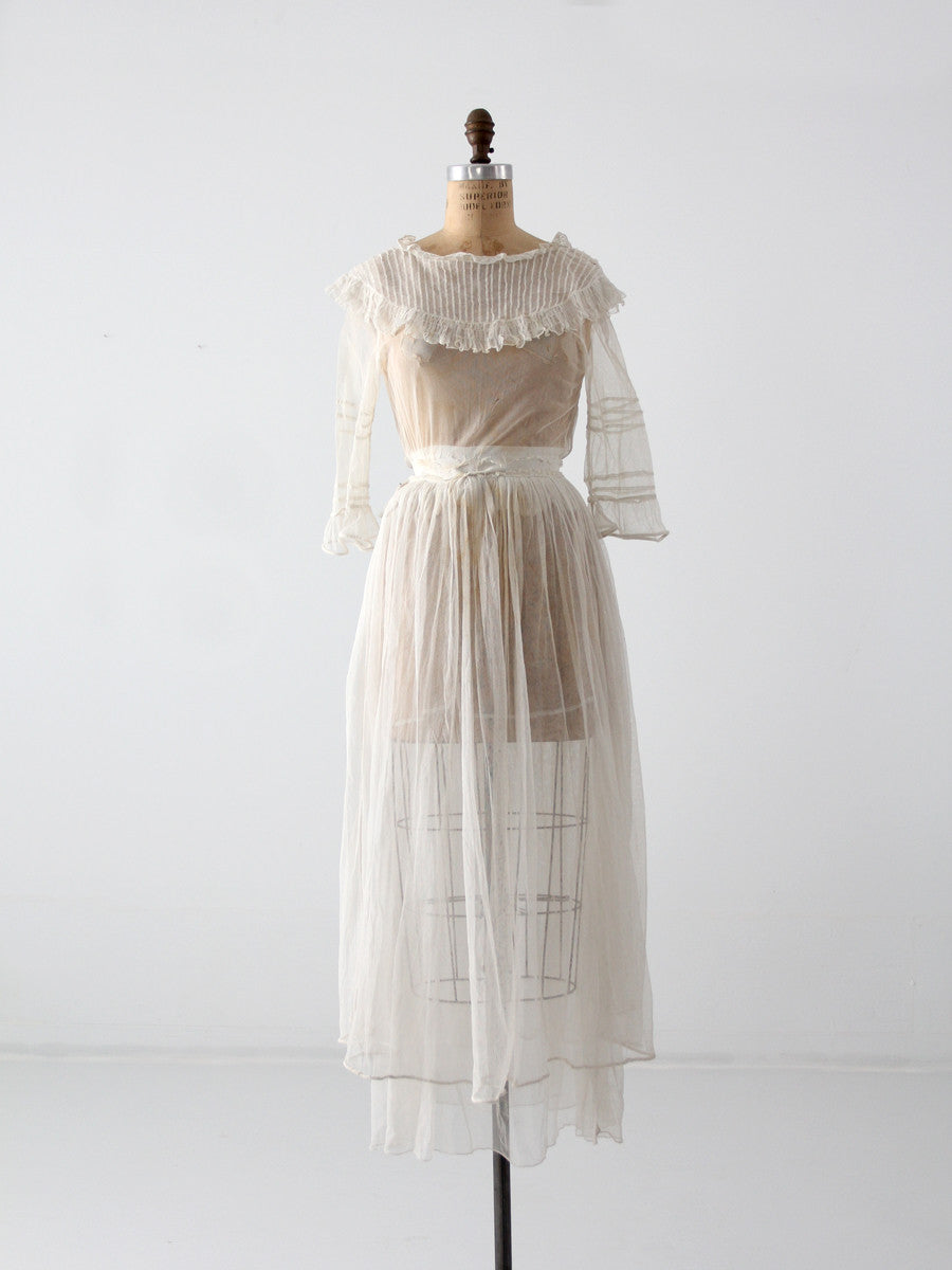 white victorian dress Wedding Dresses: 18 Looks + FAQs just right not to press the height Hengsha Pling Victorian Ball Gown