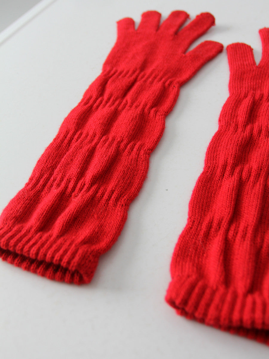 vintage red knit gloves