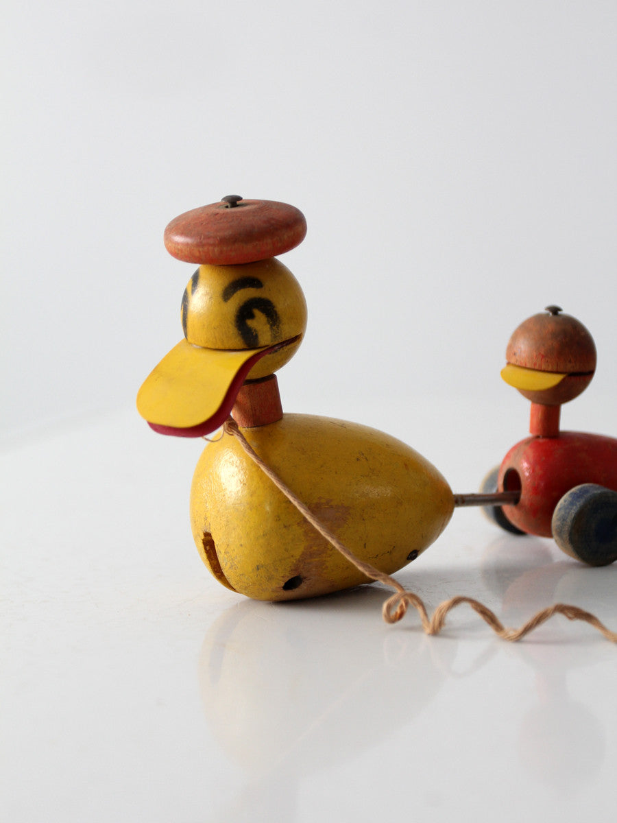 vintage early 50s Fisher Price "quacky duck and family" pull toy