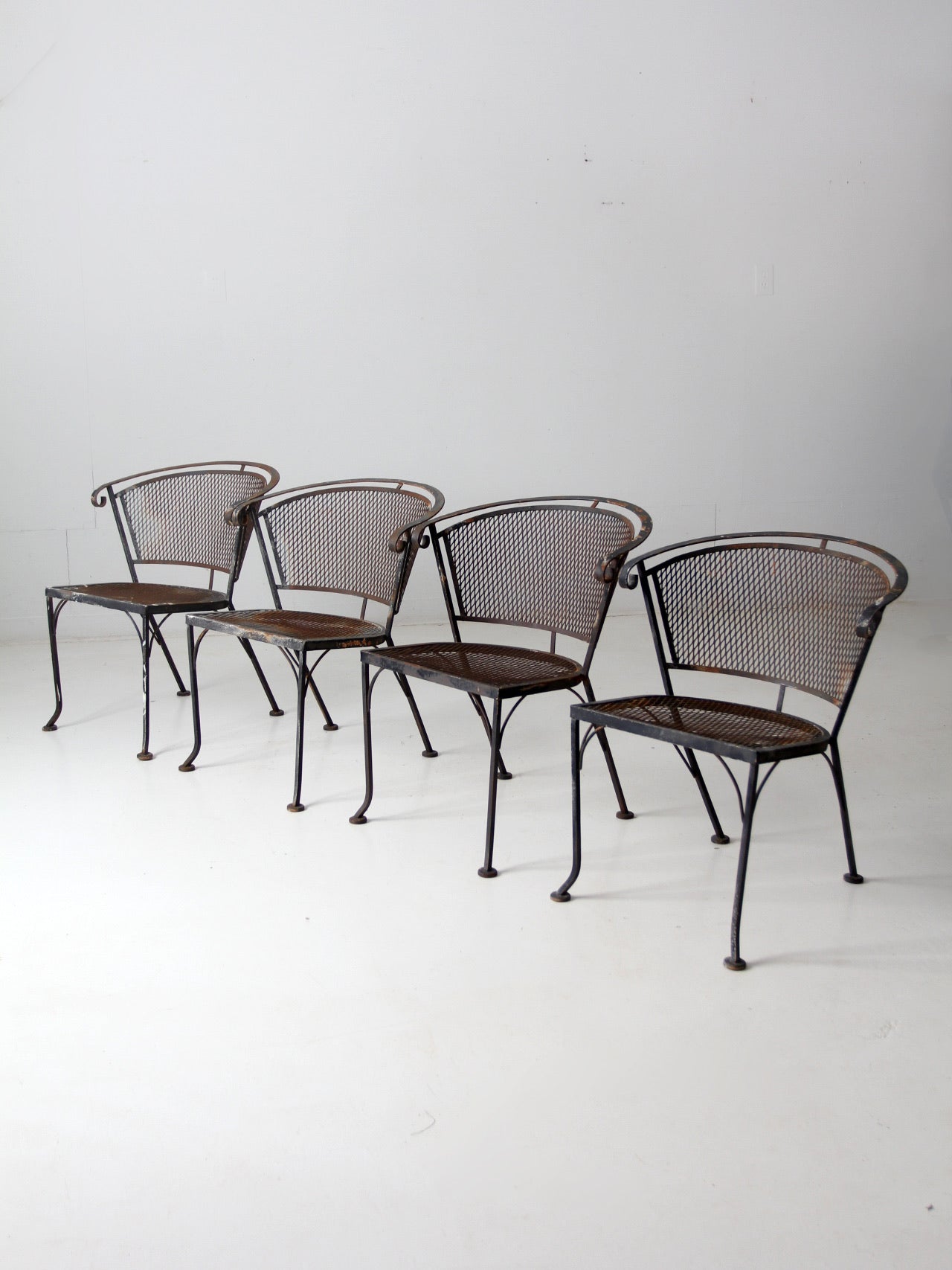 mid-century iron patio chairs set/4