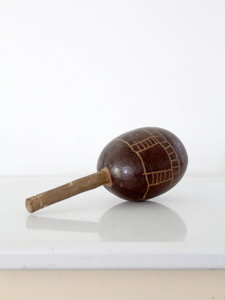 Vintage maracas on sale