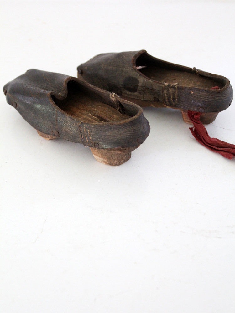 antique children's 1800s shoes