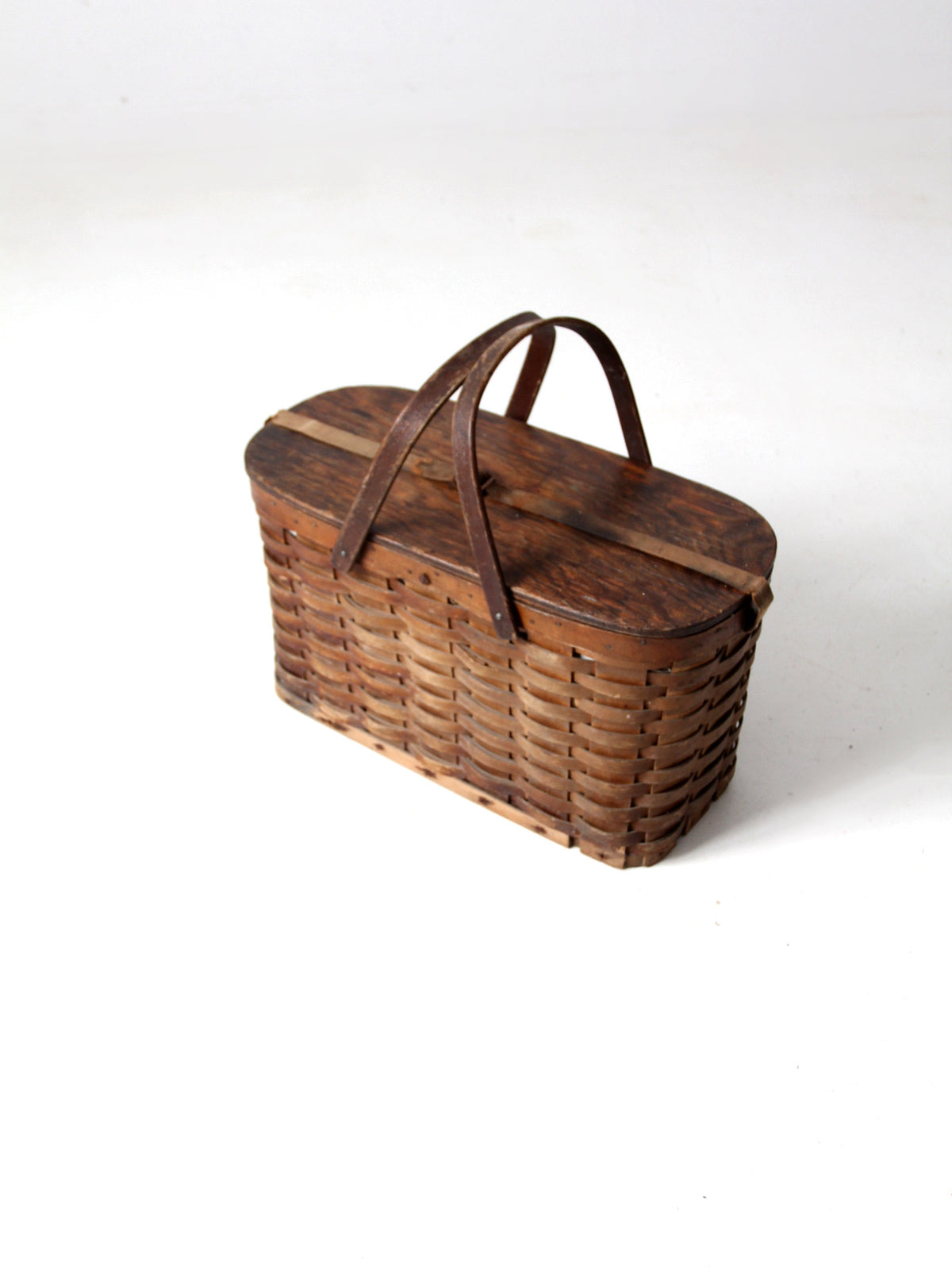 antique Hawkeye Basket insulated picnic basket