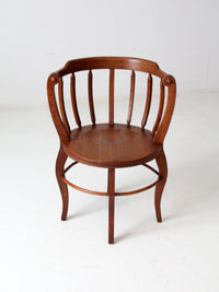 antique round barrel back spindle chair