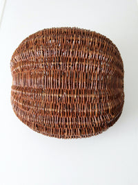 vintage harvest buttocks basket