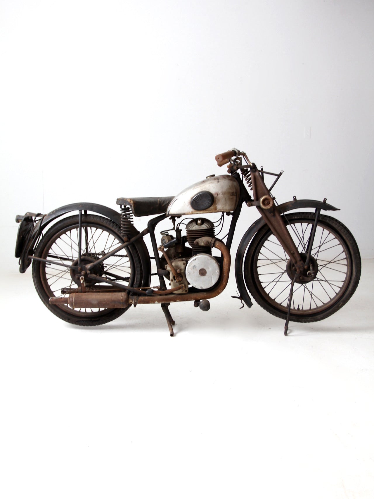 Ambassador Motorcycle – 86 Vintage
