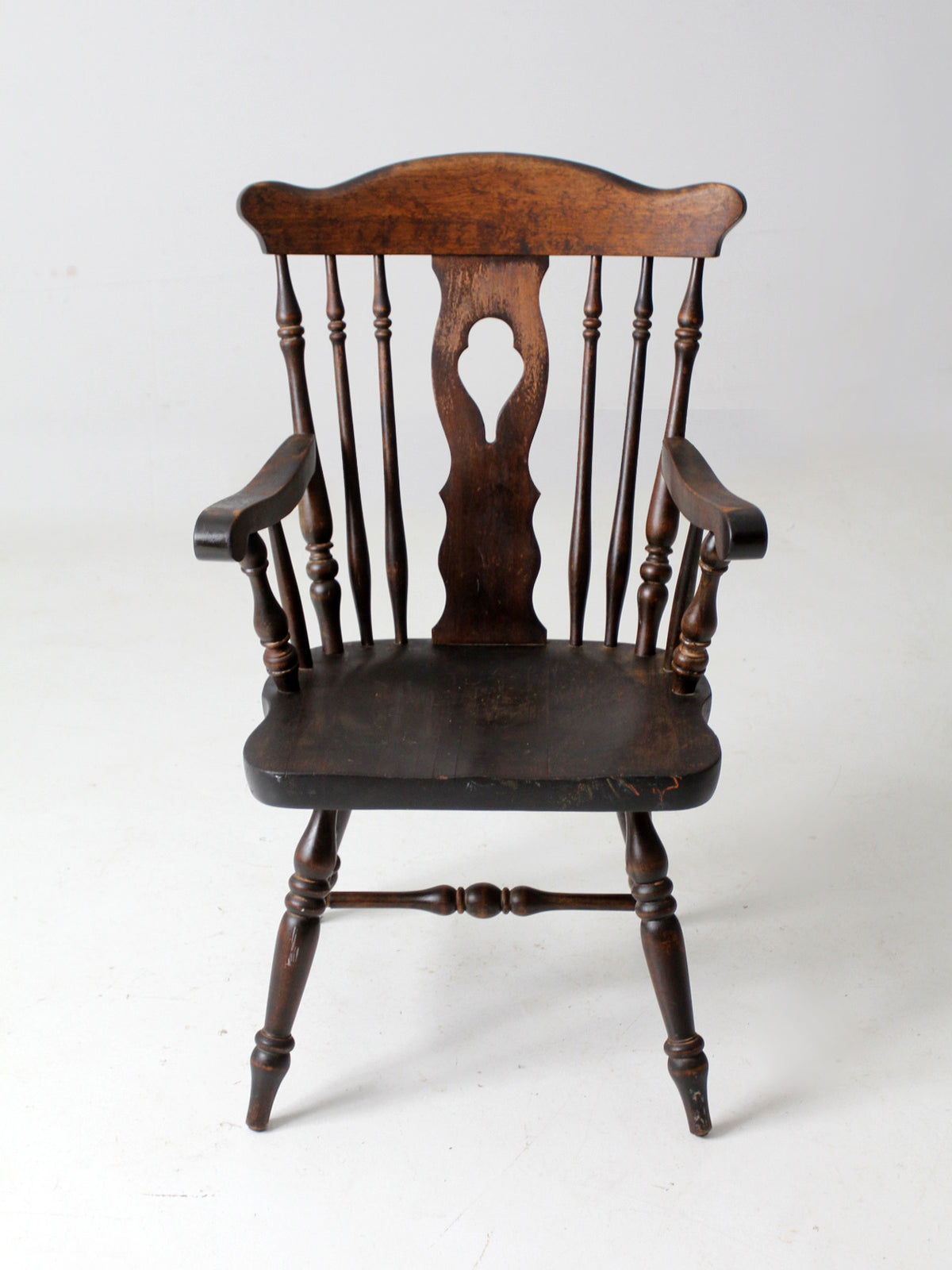 mid-century Nichols & Stone Windsor arm chair