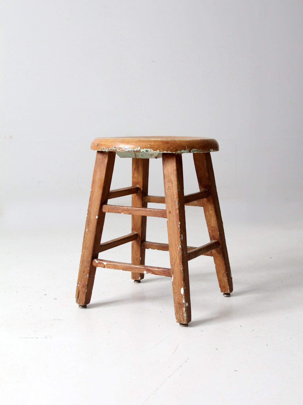 vintage low wooden stool – 86 Vintage