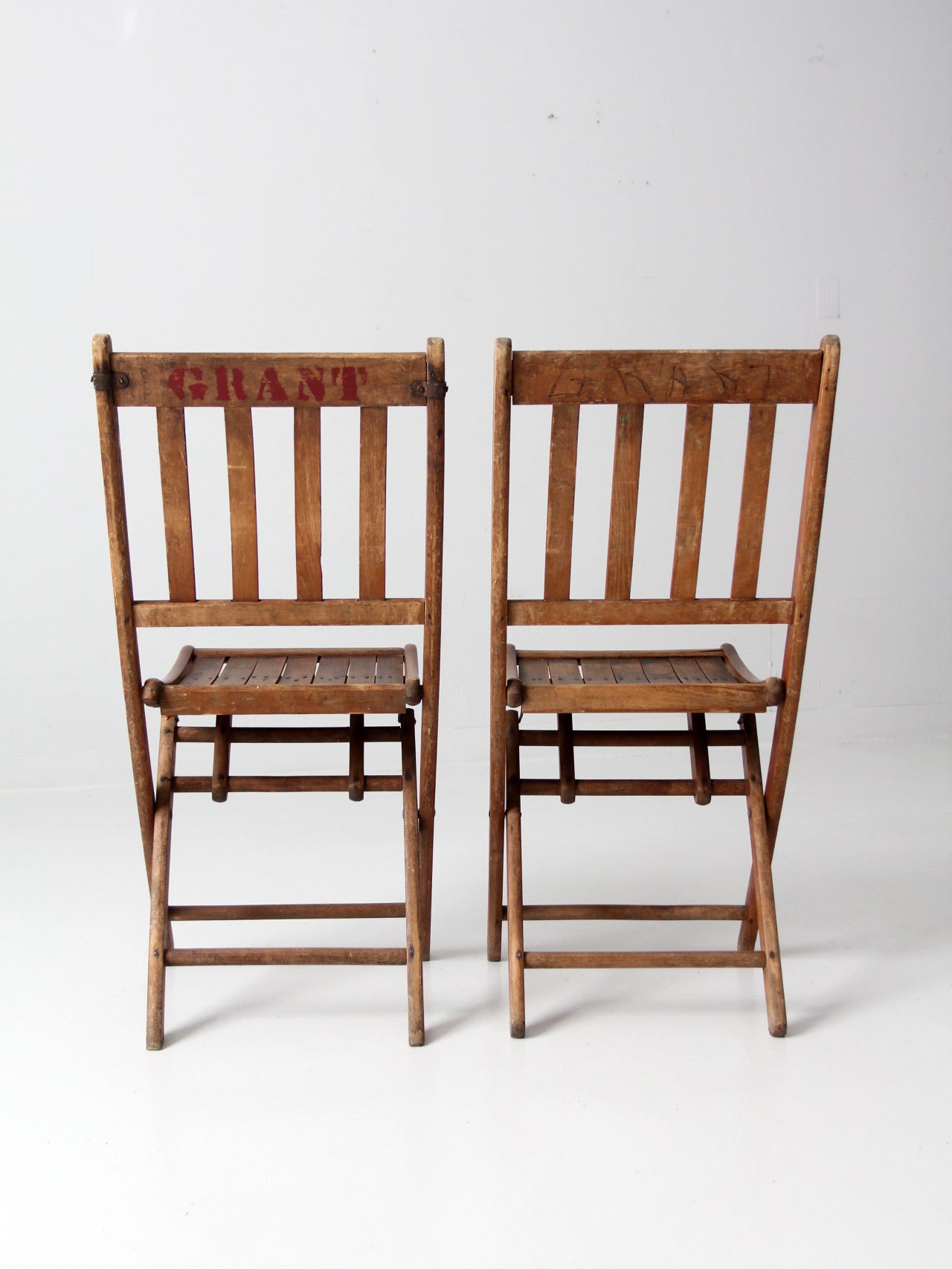 vintage wooden folding chair pair – 86 Vintage