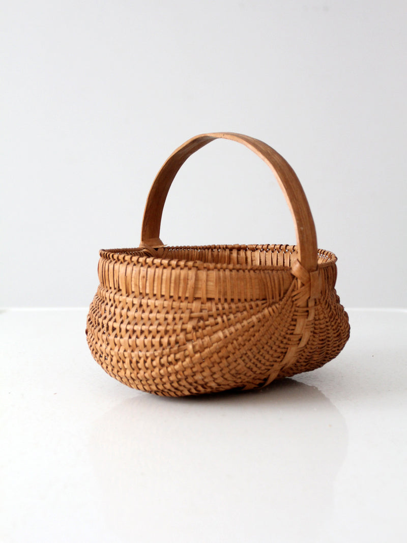 vintage buttocks basket