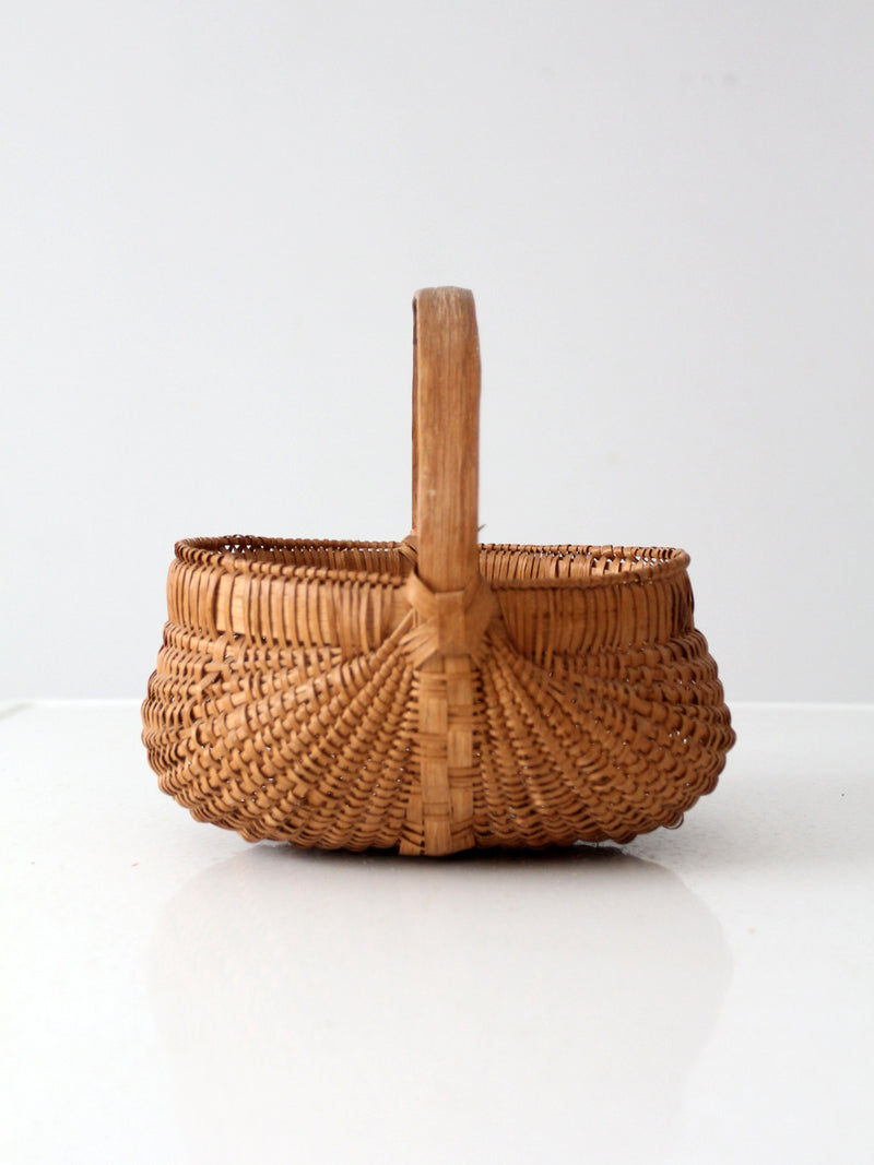 vintage buttocks basket