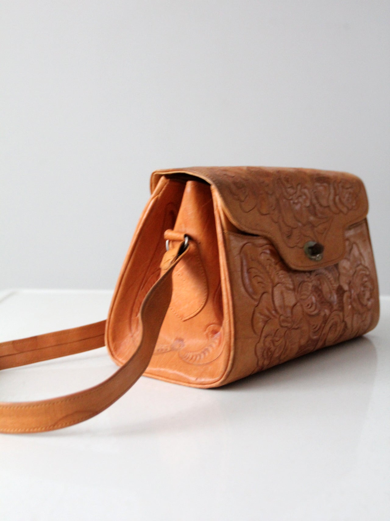 Vintage Leather Bags - Vintage Leather Bags buyers, suppliers, importers,  exporters and manufacturers - Latest price and trends