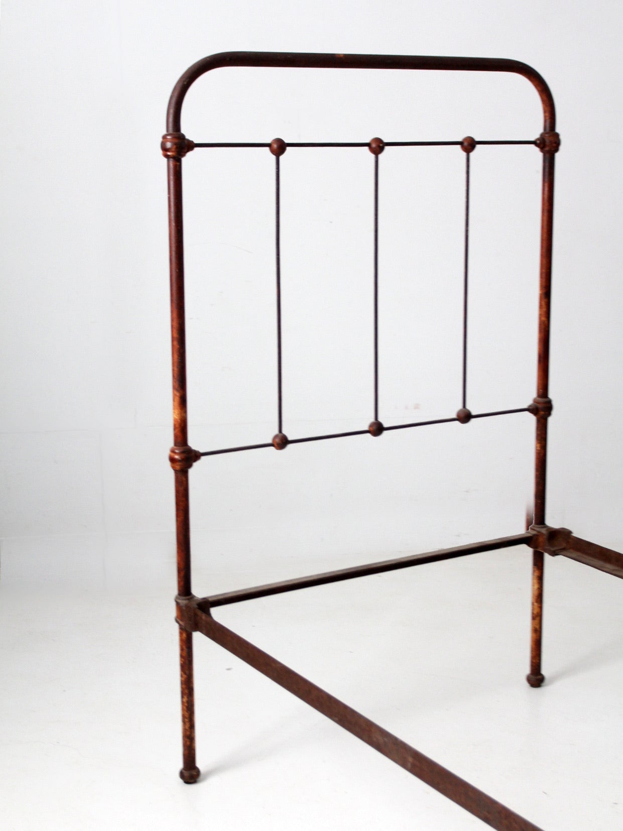 Antique cast iron twin bed frame discount