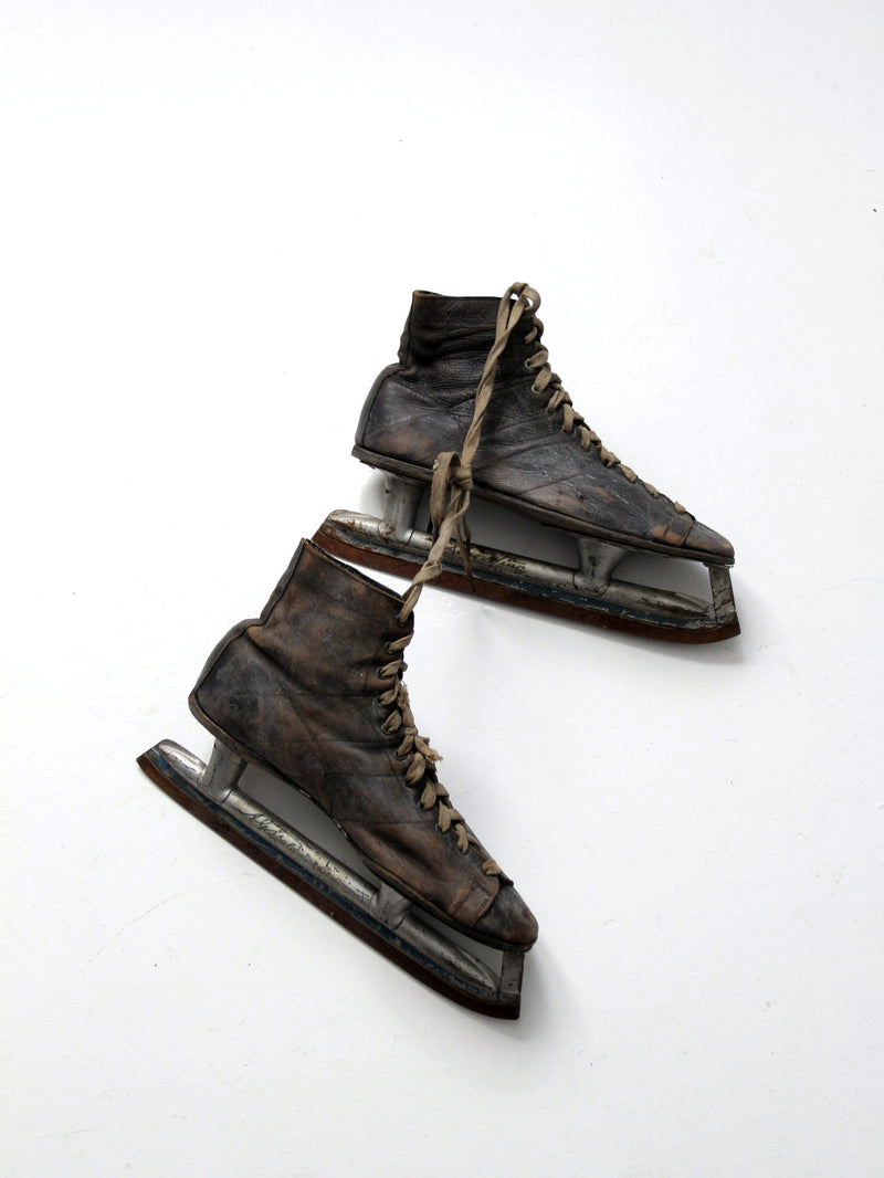 vintage AG Spaulding Silver Wing ice skates