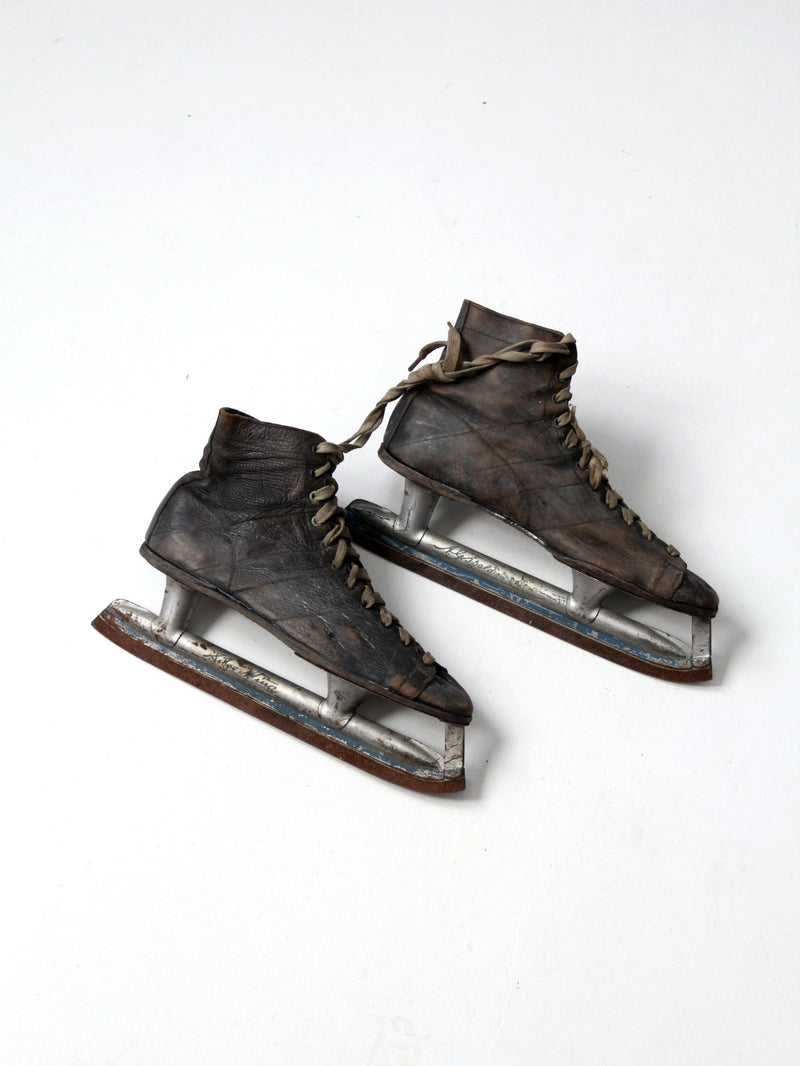 vintage AG Spaulding Silver Wing ice skates