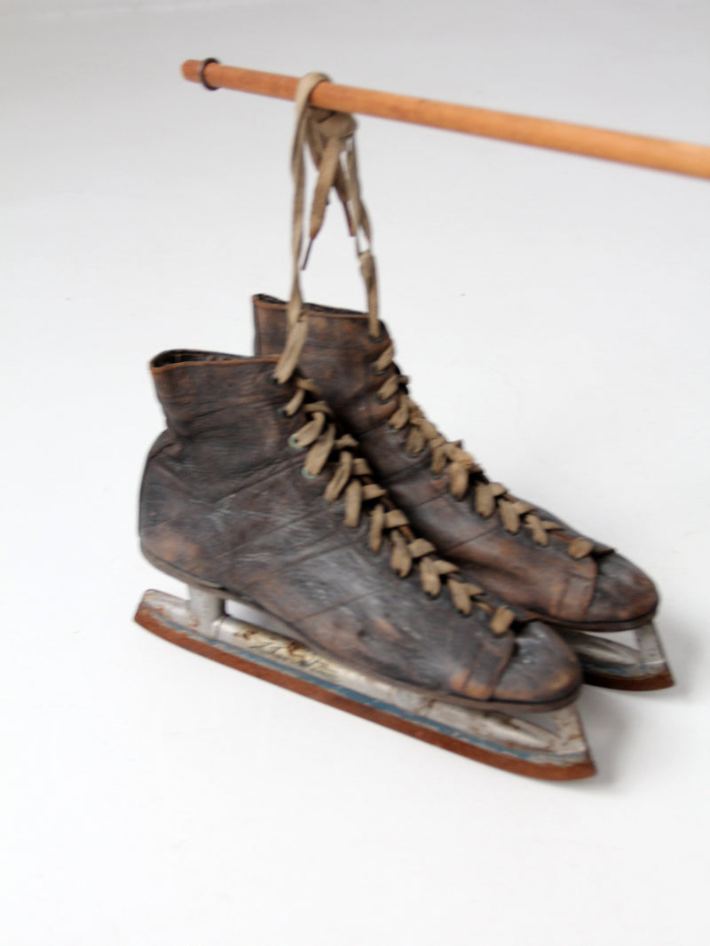 vintage AG Spaulding Silver Wing ice skates