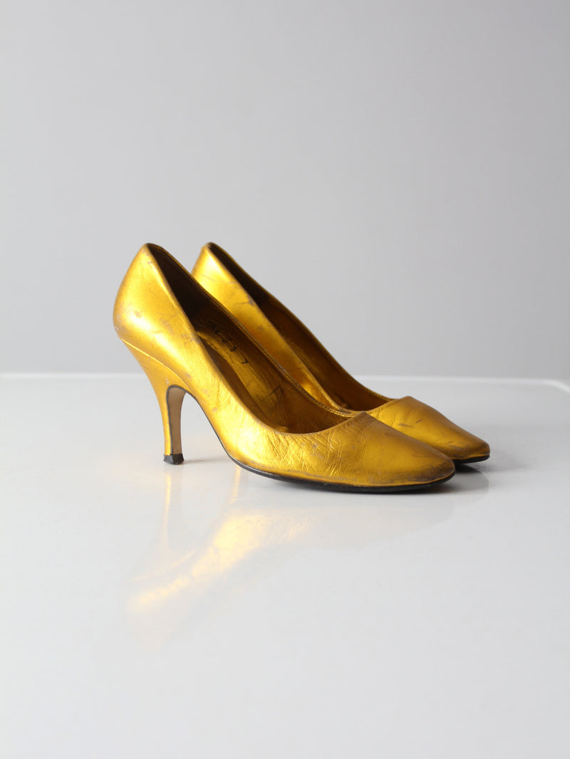 vintage gold metallic pumps