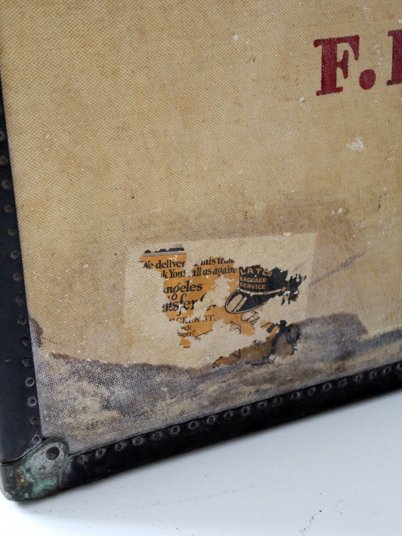 vintage The OshKosh Trunk Company "Chief" trunk