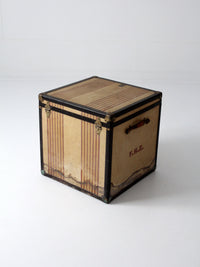 vintage The OshKosh Trunk Company "Chief" trunk