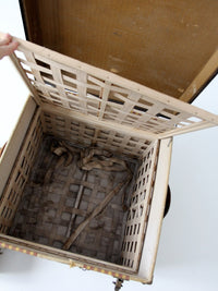 vintage The OshKosh Trunk Company "Chief" trunk