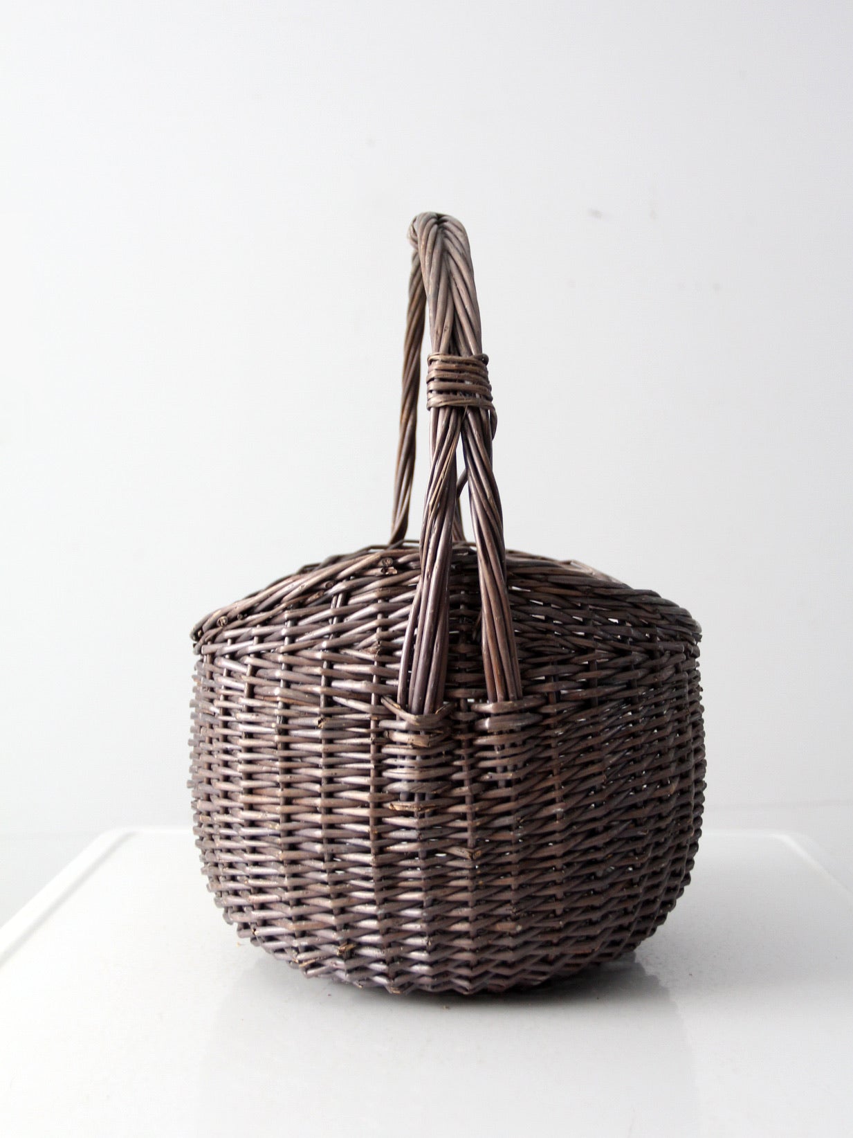 vintage handle basket
