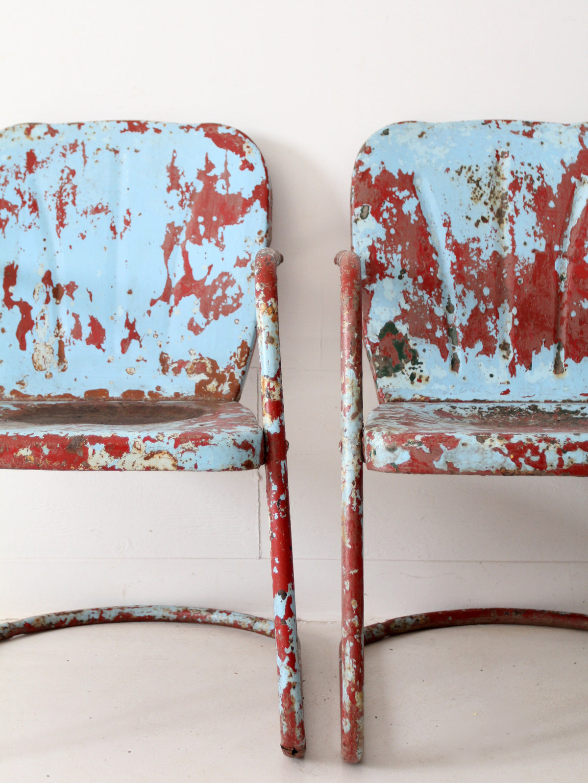 mid-century patio chairs pair