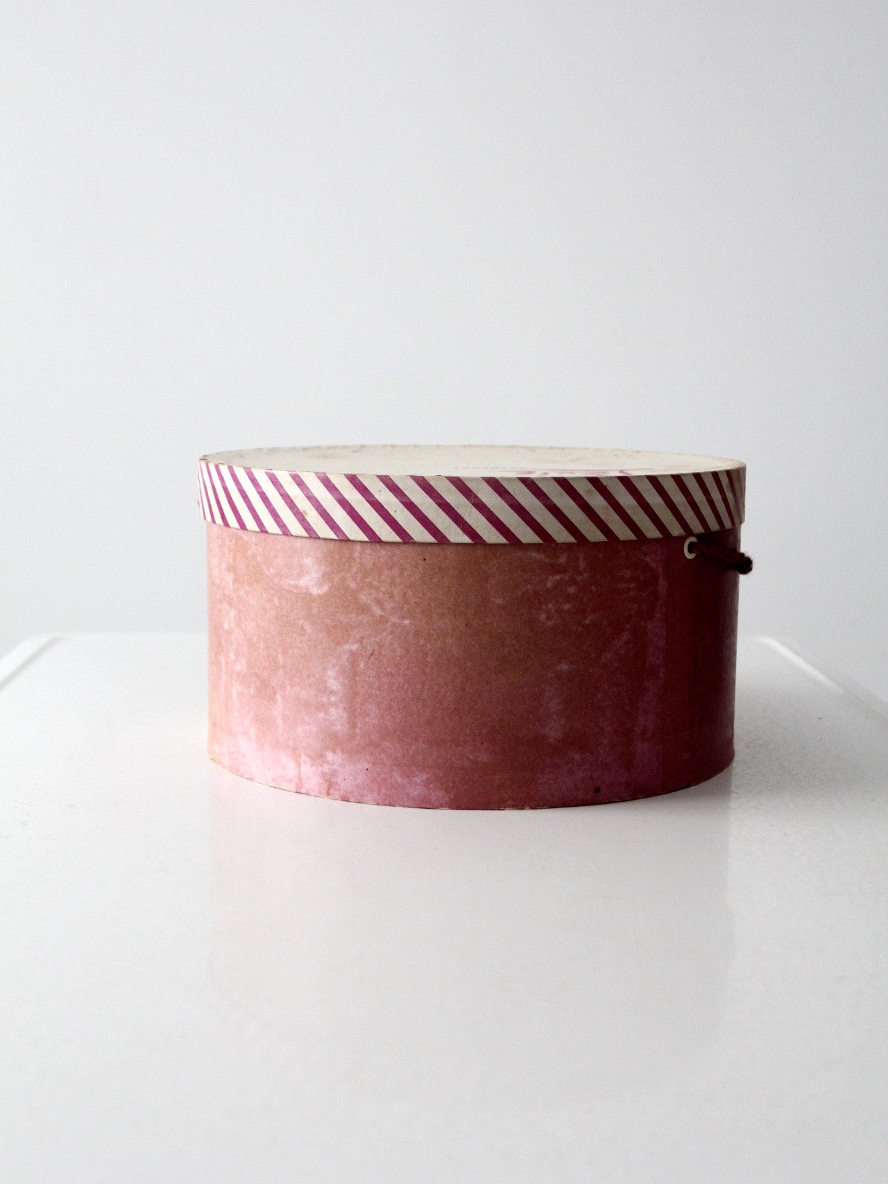 vintage 1940s Lecie Original hat box