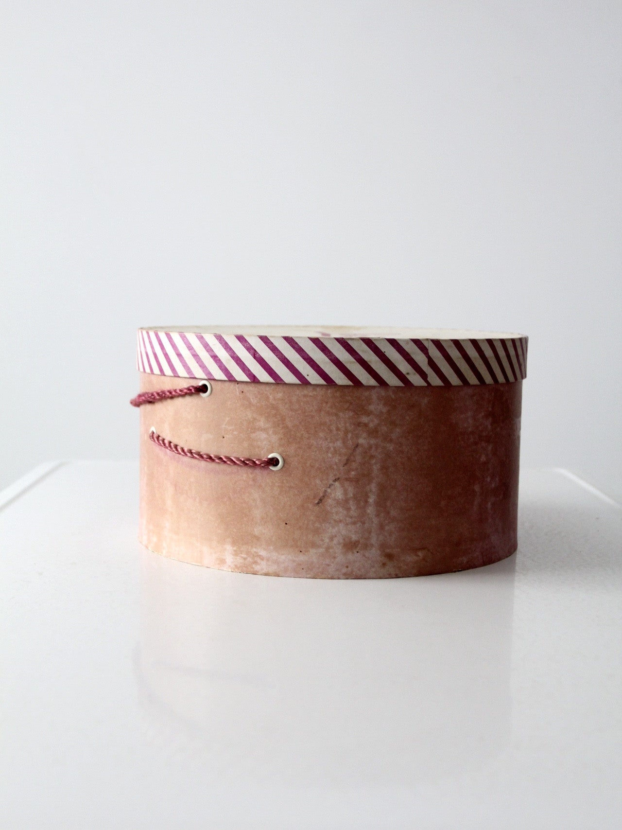 vintage 1940s Lecie Original hat box