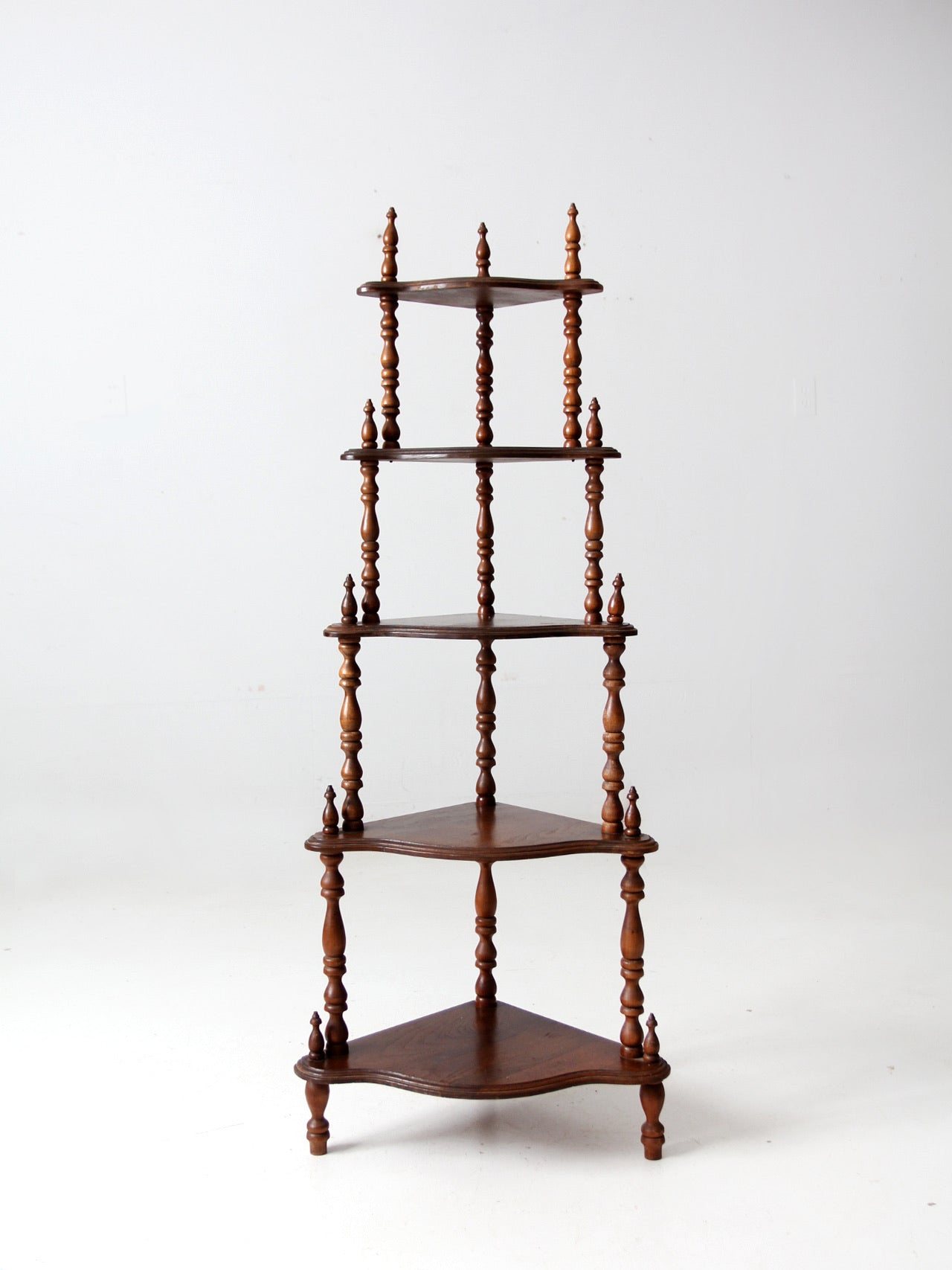 antique corner shelf – 86 Vintage