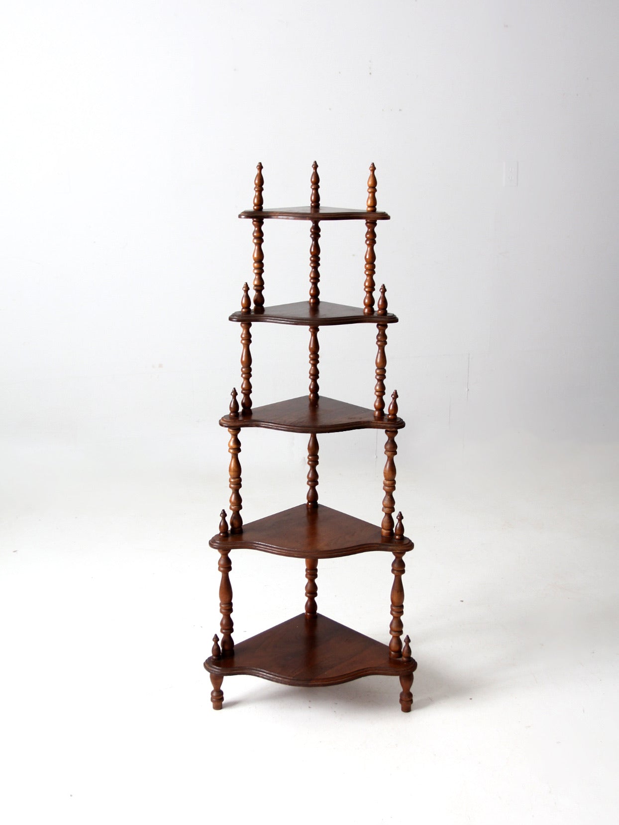 antique corner shelf – 86 Vintage