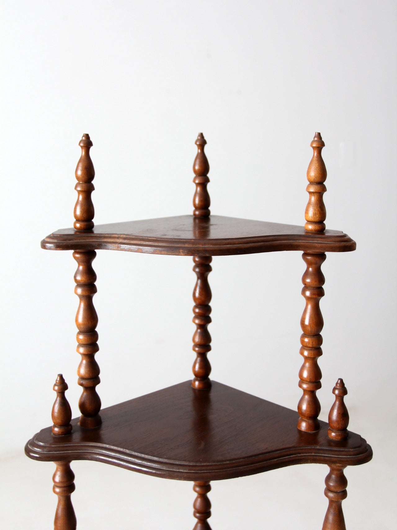 antique corner shelf – 86 Vintage