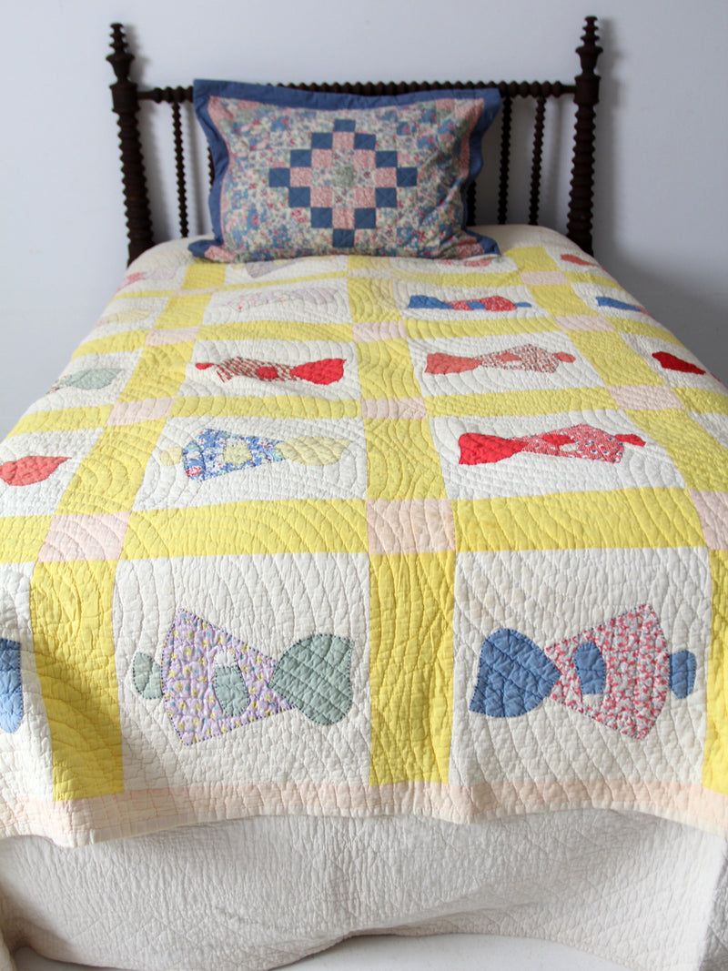 vintage Sunbonnet Sue quilt