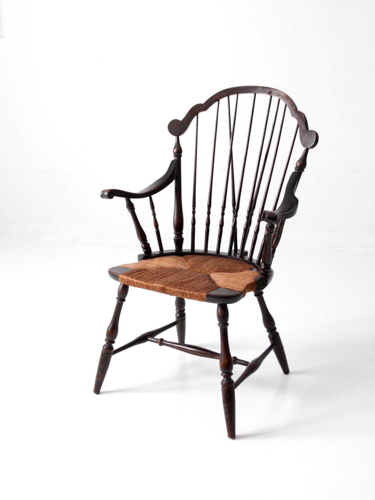 antique Windsor arm chair with rush seat – 86 Vintage