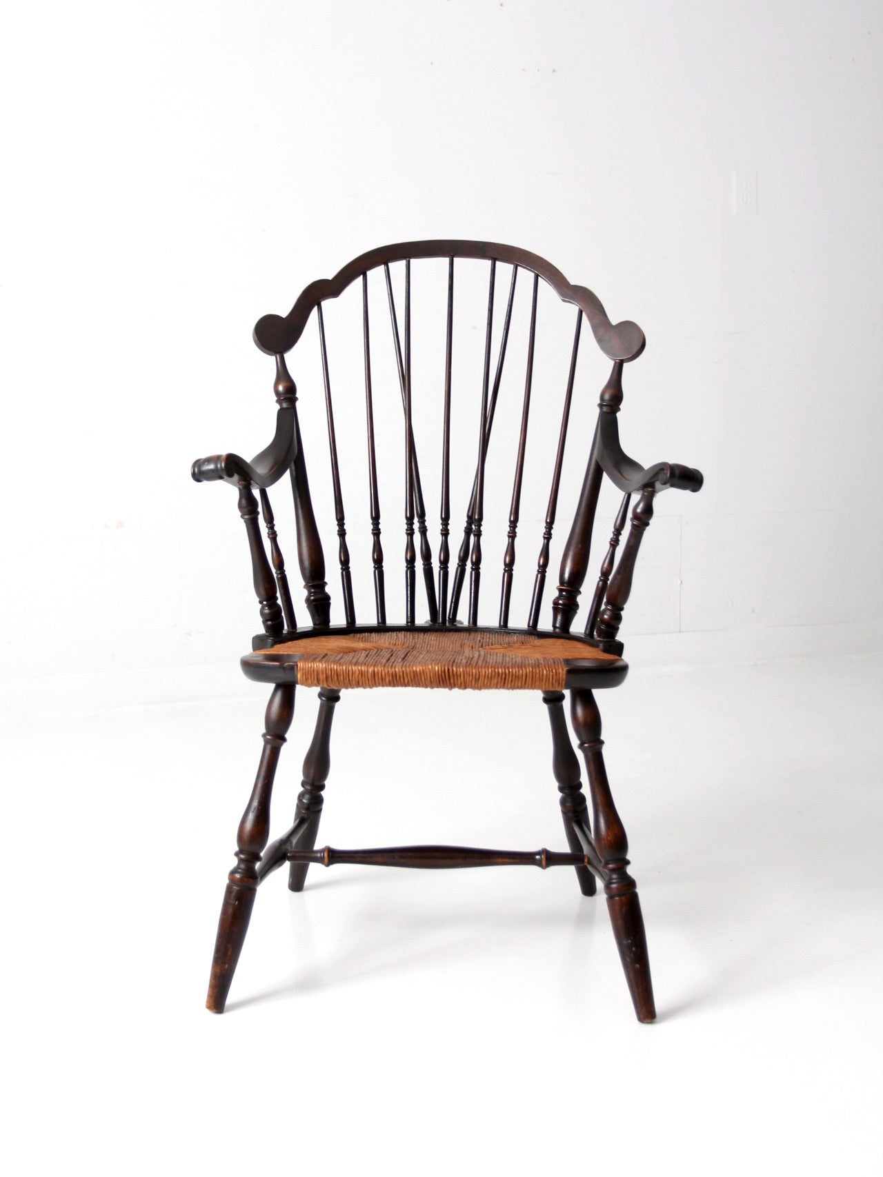 antique Windsor arm chair with rush seat – 86 Vintage