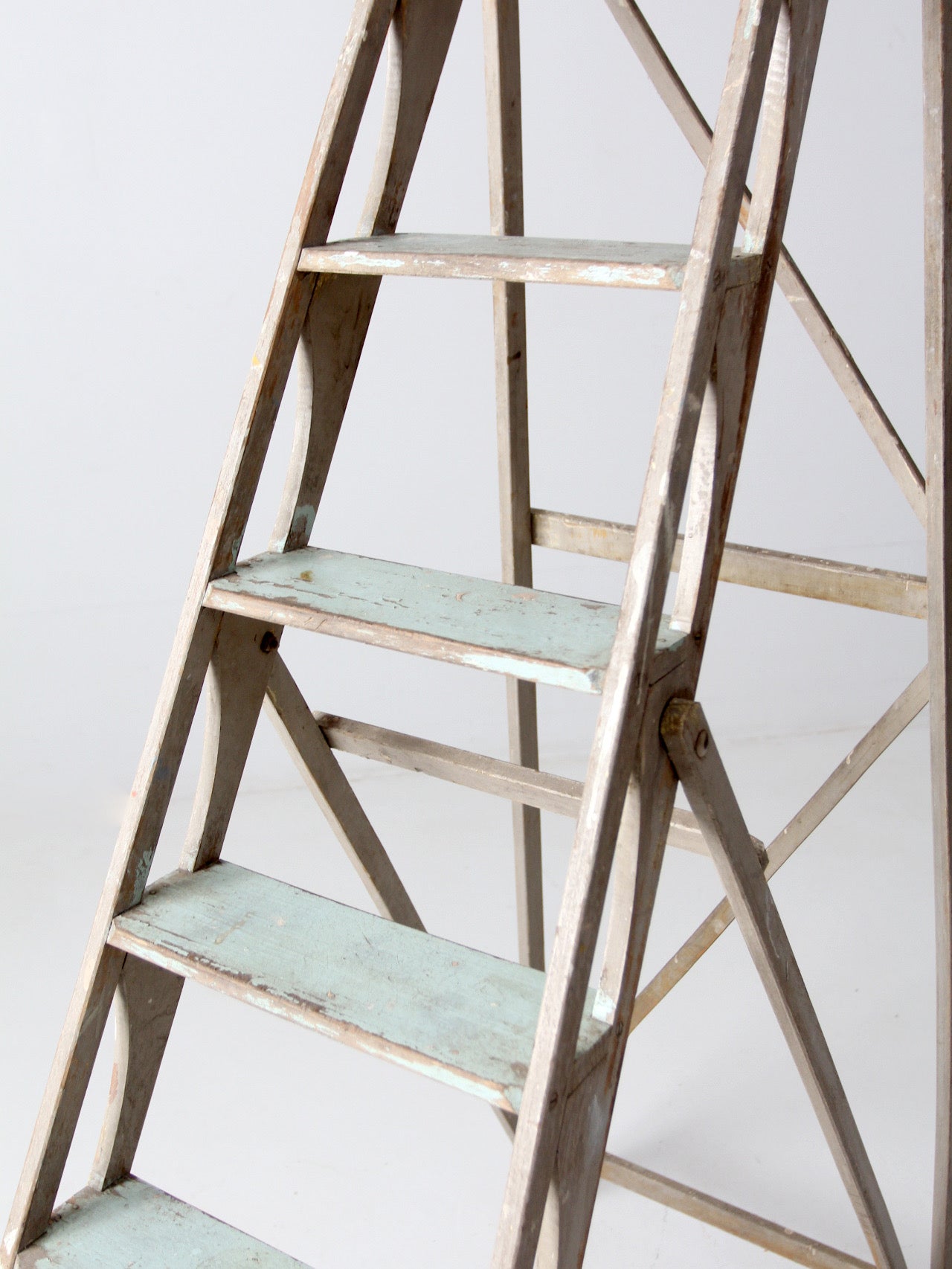 antique wooden ladder – 86 Vintage
