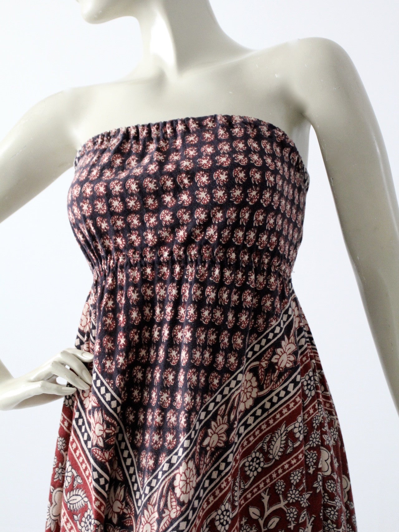 70s casual dresses The most popular 1970 dresses were a groovy blend of boldness & femininity