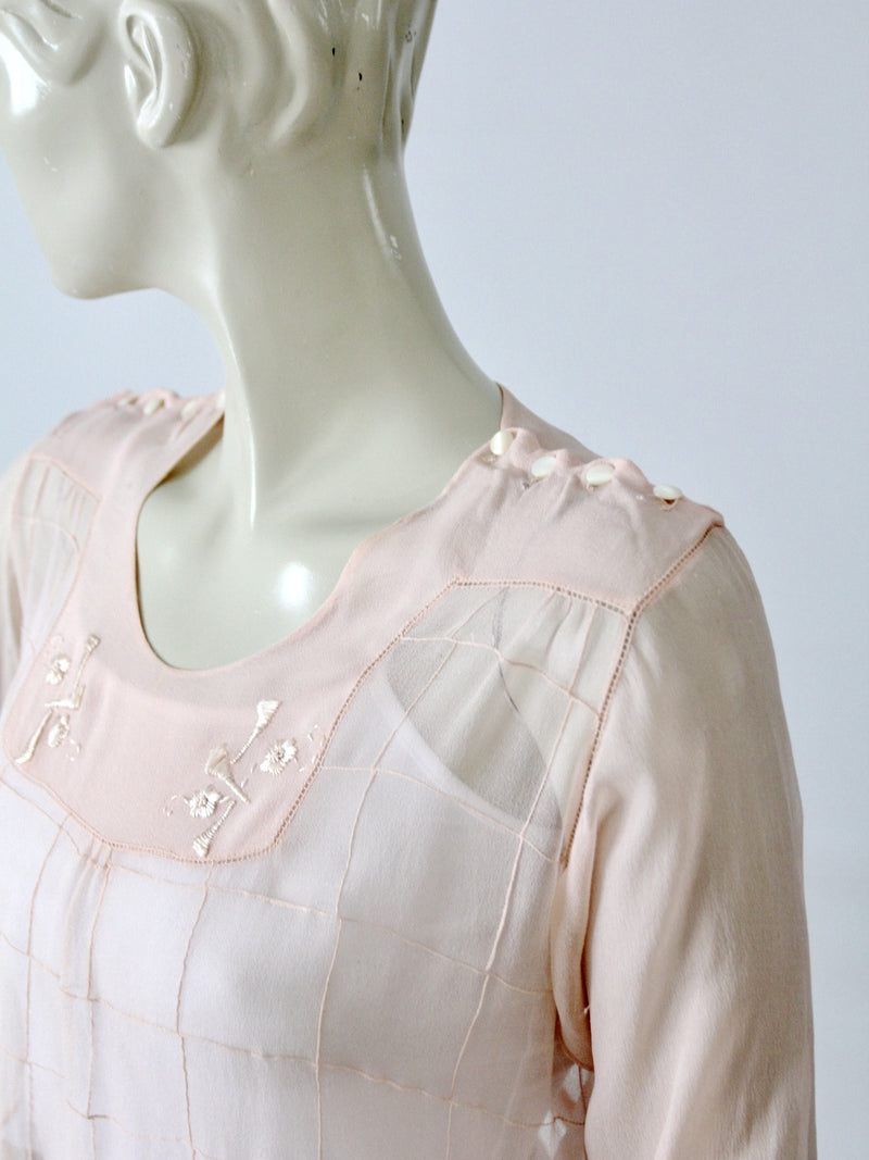 antique Edwardian pink silk blouse shoulder detail