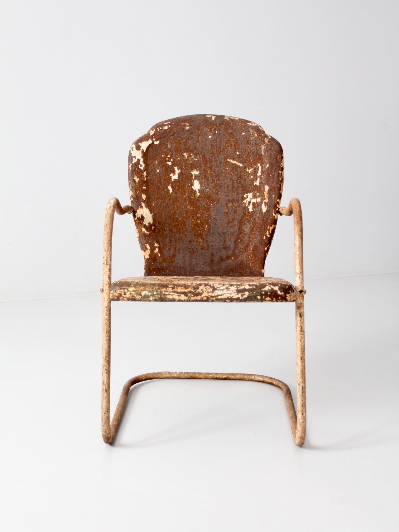 Vintage shell back online chair