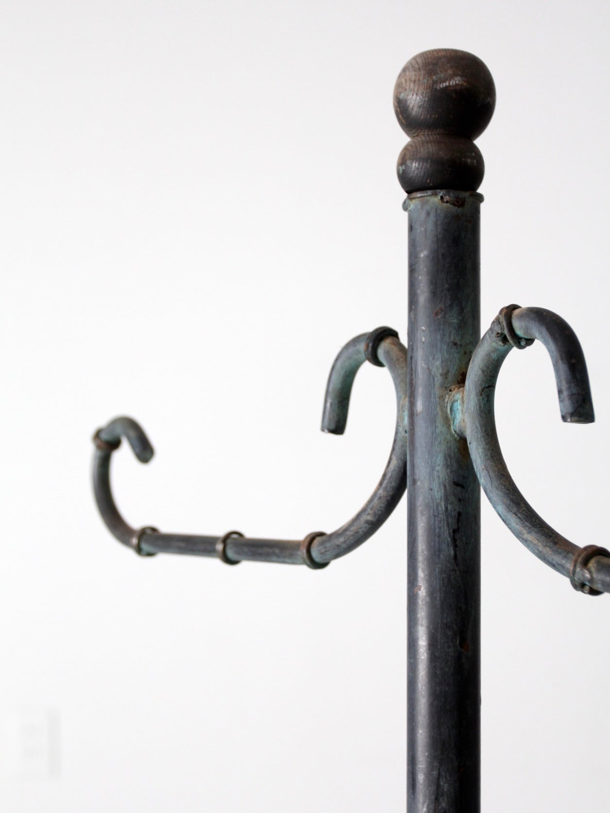 Vintage industrial coat rack 2025