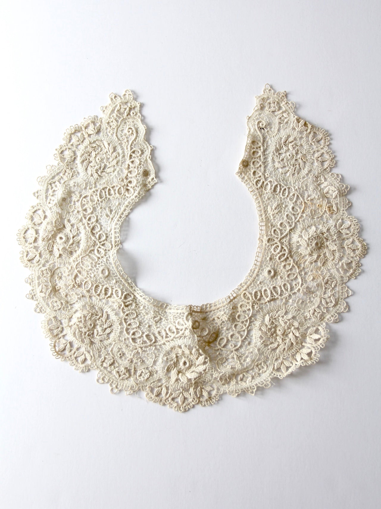 vintage lace collar