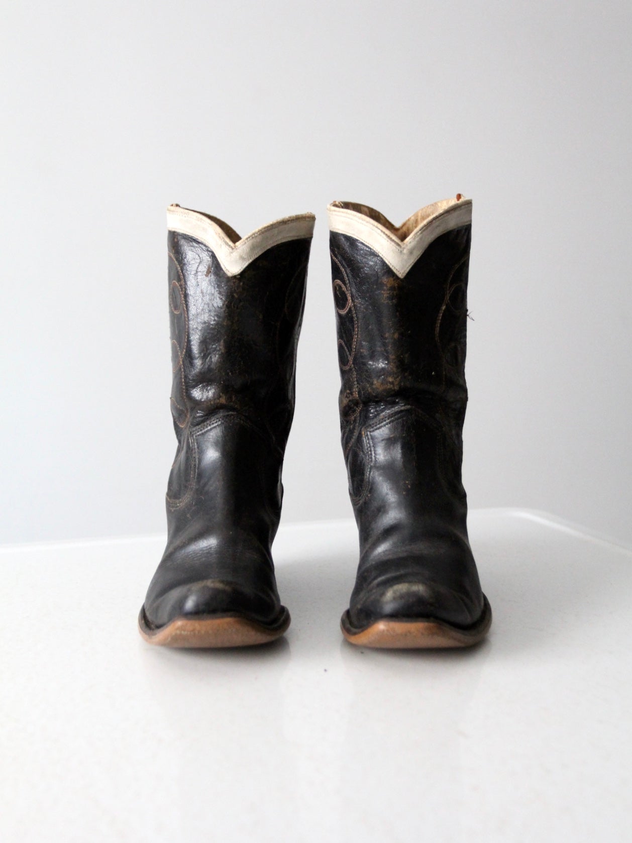 1950s Hoplalong Cassidy boots and record book