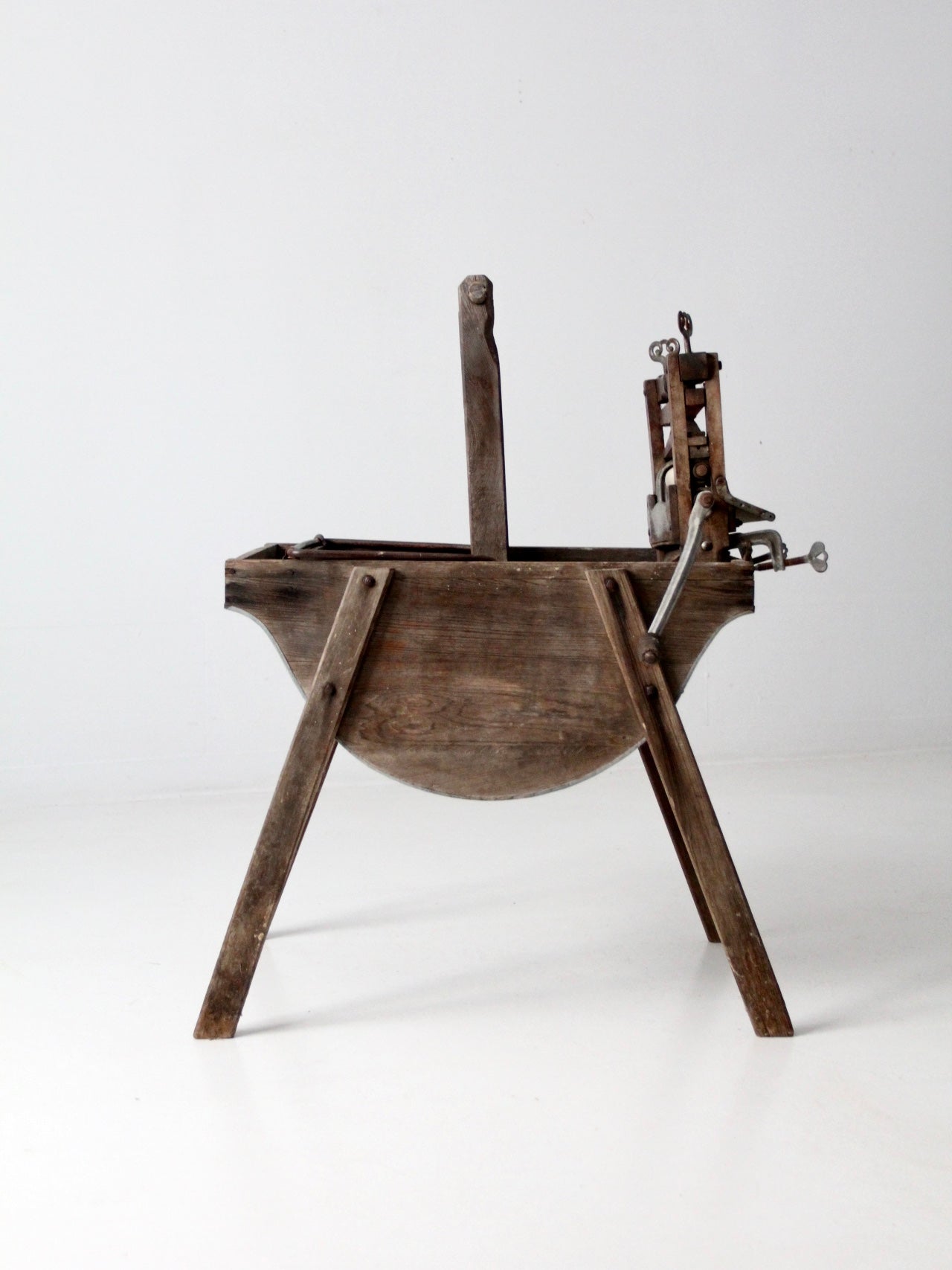 antique washing machine