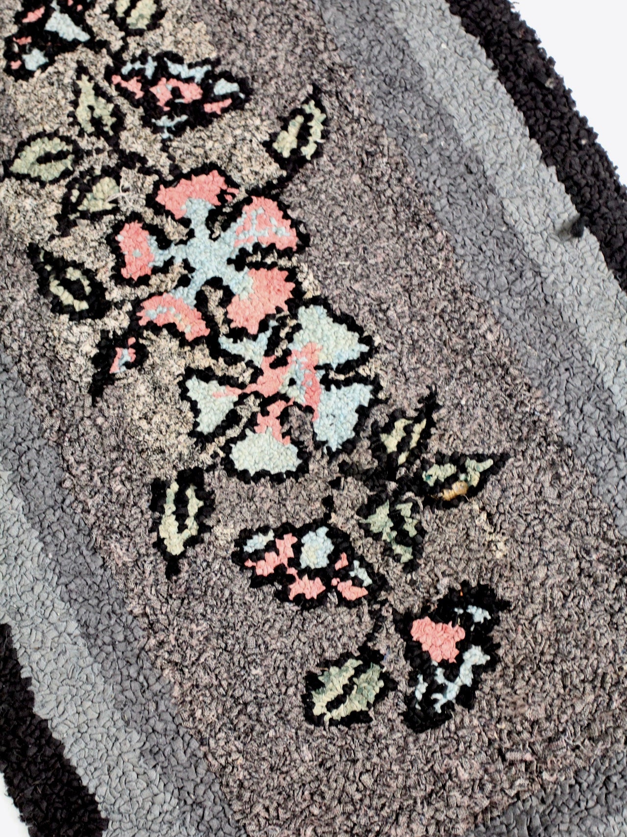antique hooked rug, 3.5' x 2'