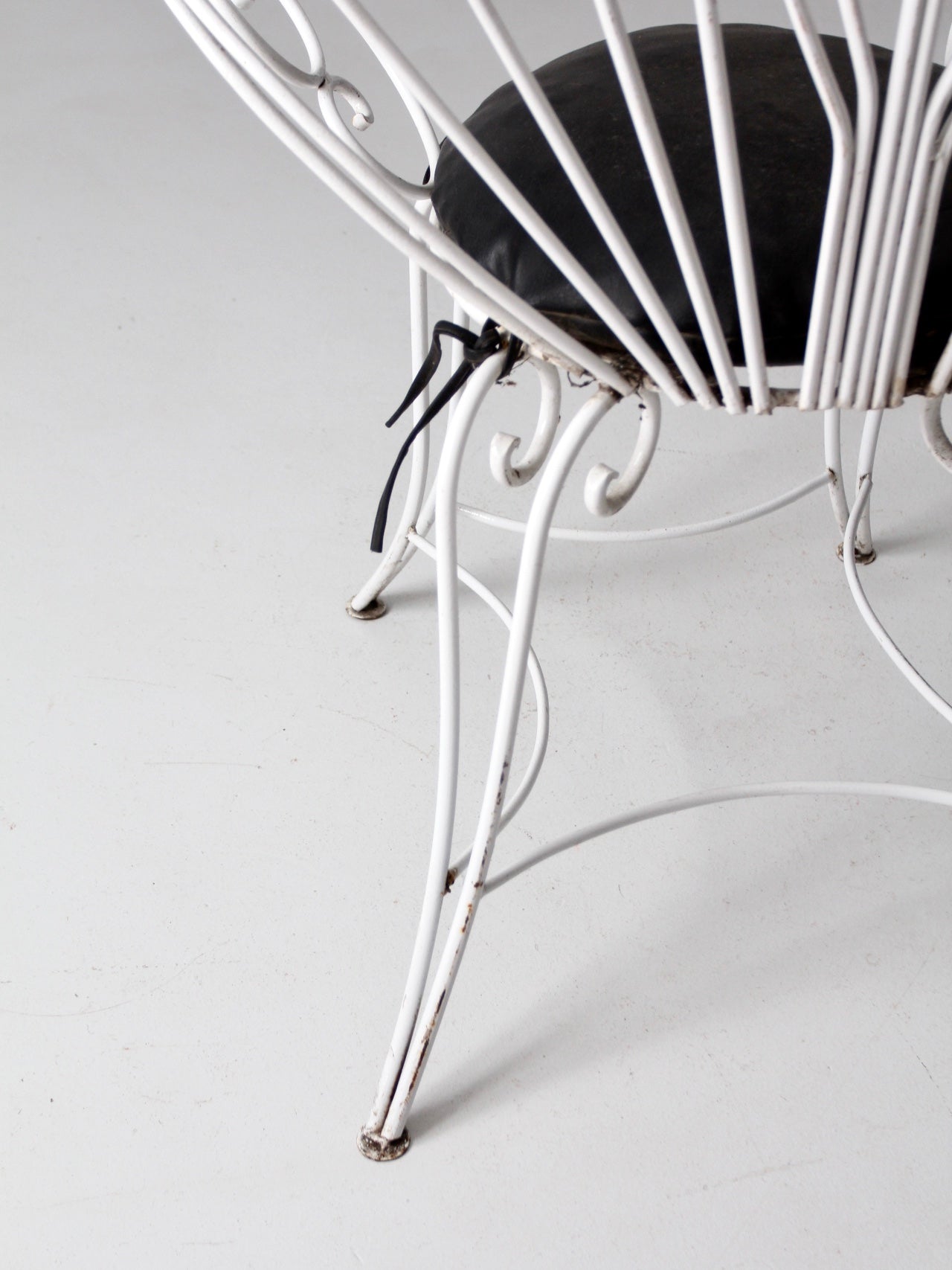 Antique white metal chairs deals